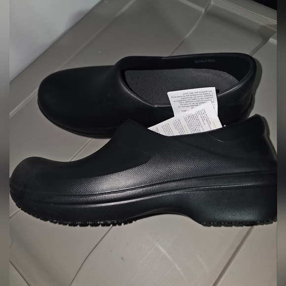 Crocs - Picture 10 of 10